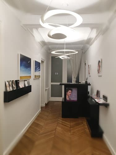 Dr. Yassia Mammari - CO2 Laser - Aesthetic Medicine Paris - Tattoo Removal