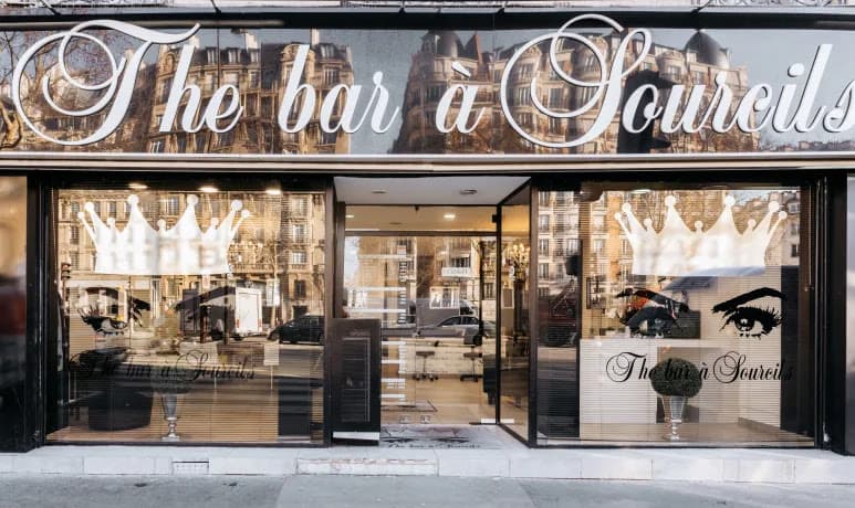 THE BAR À SOURCILS