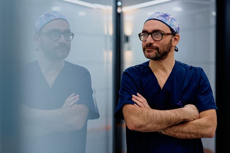 Dr. Nicolas Zwillinger